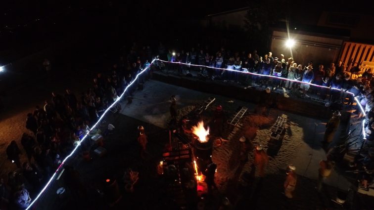 Gallery 3 - Bliss Iron Pour 2019 - Sand Tile Carving Workshops